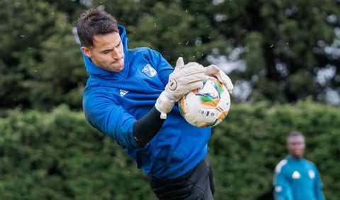 Guillermo de Amores, arquero uruguayo