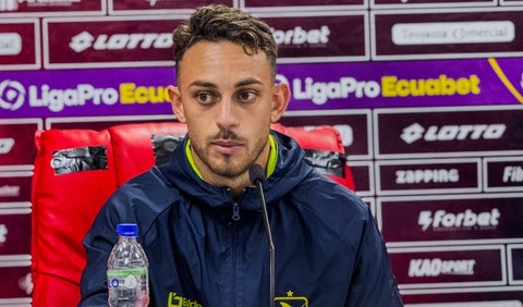 Nahuel Gallardo, jugador del Delfín de Ecuador