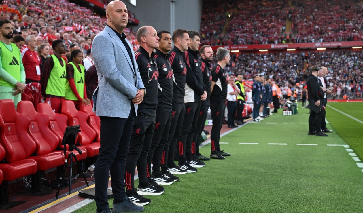 Arne Slot homenaje de Diogo Jota en Liverpool