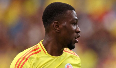 Carlos Cuesta, defensa colombiano