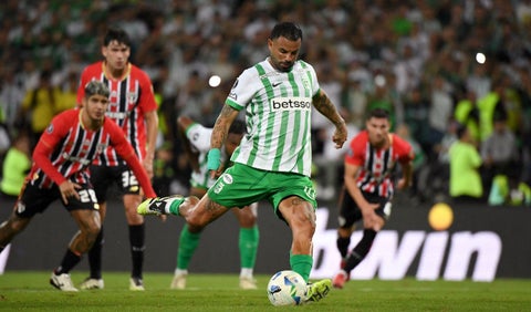 Edwin Cardona botó dos penales contra Sao Paulo en Copa Libertadores