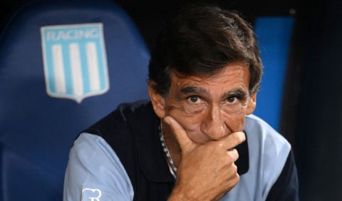 Gustavo Costas llevaría a Racing a un polémico futbolista colombiano