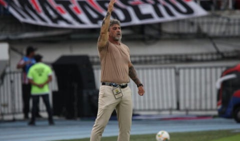 Leonel Álvarez, entrenador de Bucaramanga