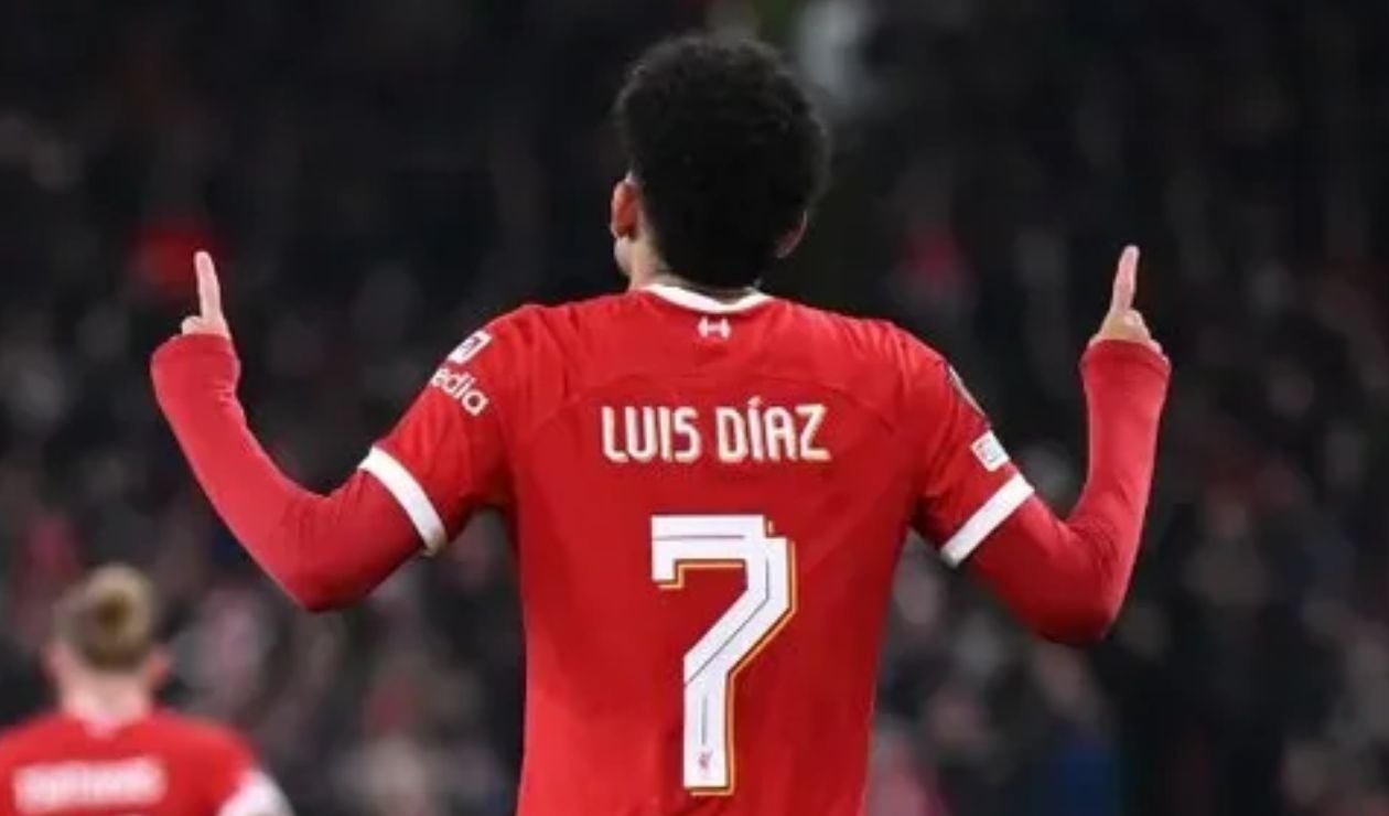 Luis Díaz con la camiseta 7 del Liverpool