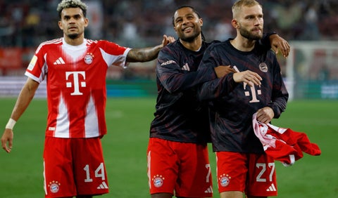 Luis Díaz en el Bayern celebra su gol vs Augsburgo