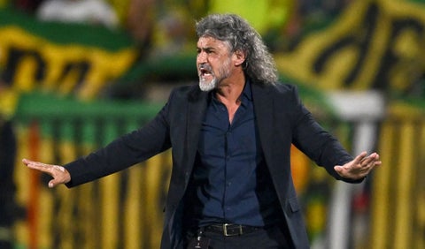 Leonel Álvarez fue con todo tras acusaciones de camerino roto