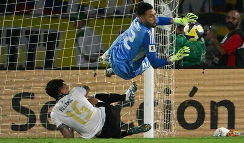 Atajada de Camilo Vargas vs Bolivia