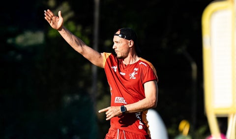 David González, técnico colombiano