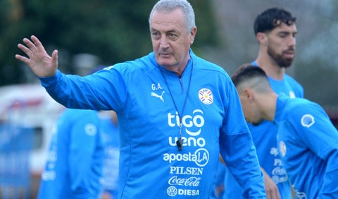 Gustavo Alfaro, entrenador de Paraguay en las Eliminatorias