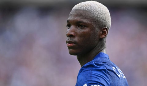 Moisés Caicedo a punto de firmar nuevo contrato