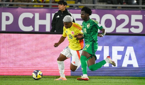 Óscar Perea marca gol en la victoria de Colombia