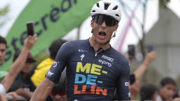 Wilmar Paredes lo volvió a hacer: ganó la segunda etapa de la Vuelta a Colombia 2026