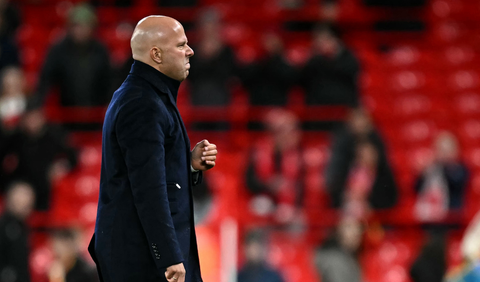 Slot empieza a hacer reflexión, ¿Extrañan a Lucho en Inglaterra?