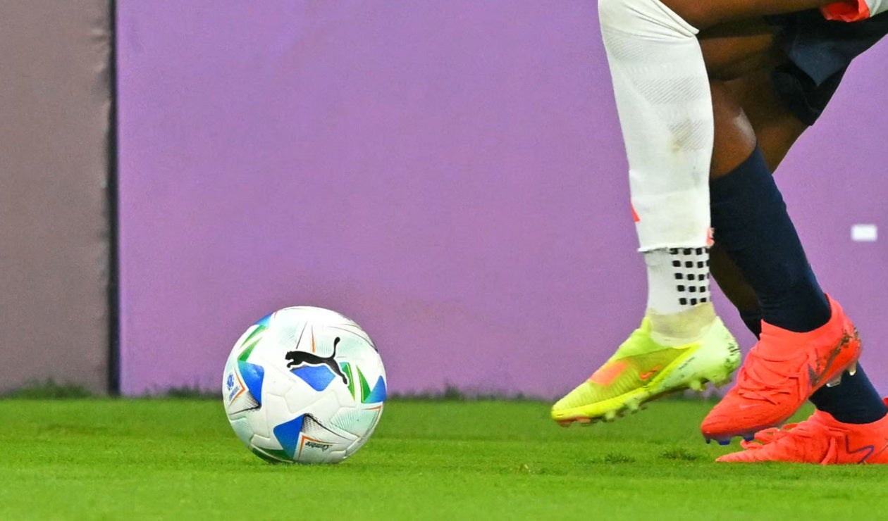 Balón de la Liga de Naciones Femenina