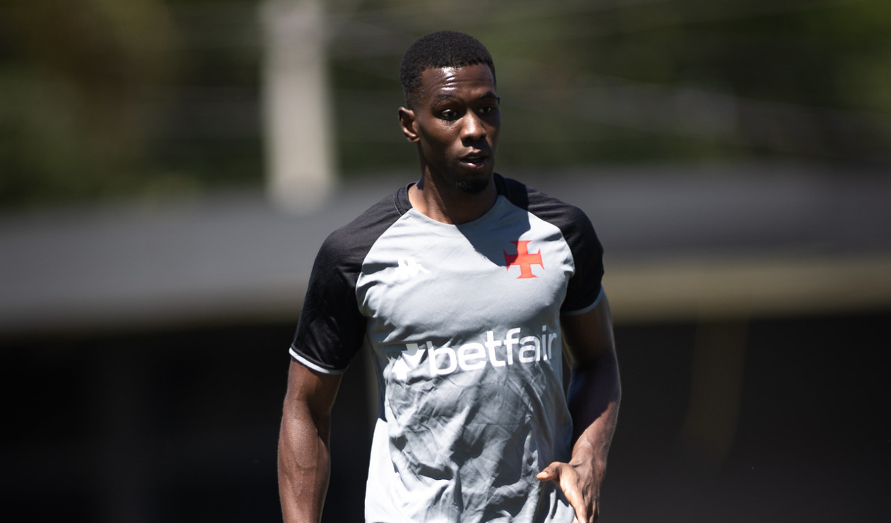 Carlos Cuesta empieza a hacerse figura en Brasil: Lo destacaron con Vasco