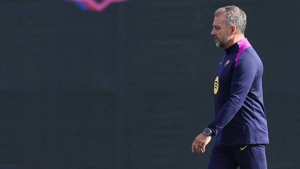 Flick no se guardó nada contra el arbitraje: 