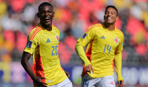 Duro golpe para Colombia, Jordan Barrera salió lesionado al minuto 42