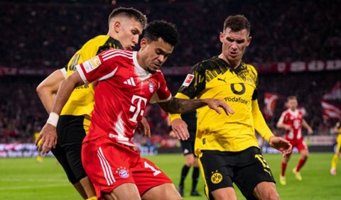 Luis Díaz recibió dura crítica por polémico gesto tras clásico alemán