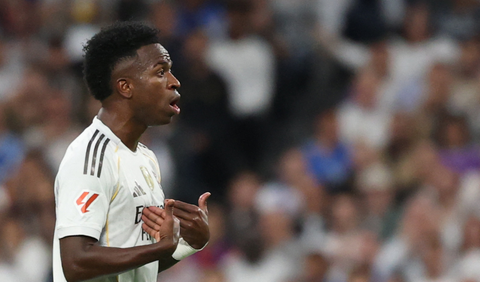 Vinicius explotó tras el cambio en el clásico: "Me voy del equipo"