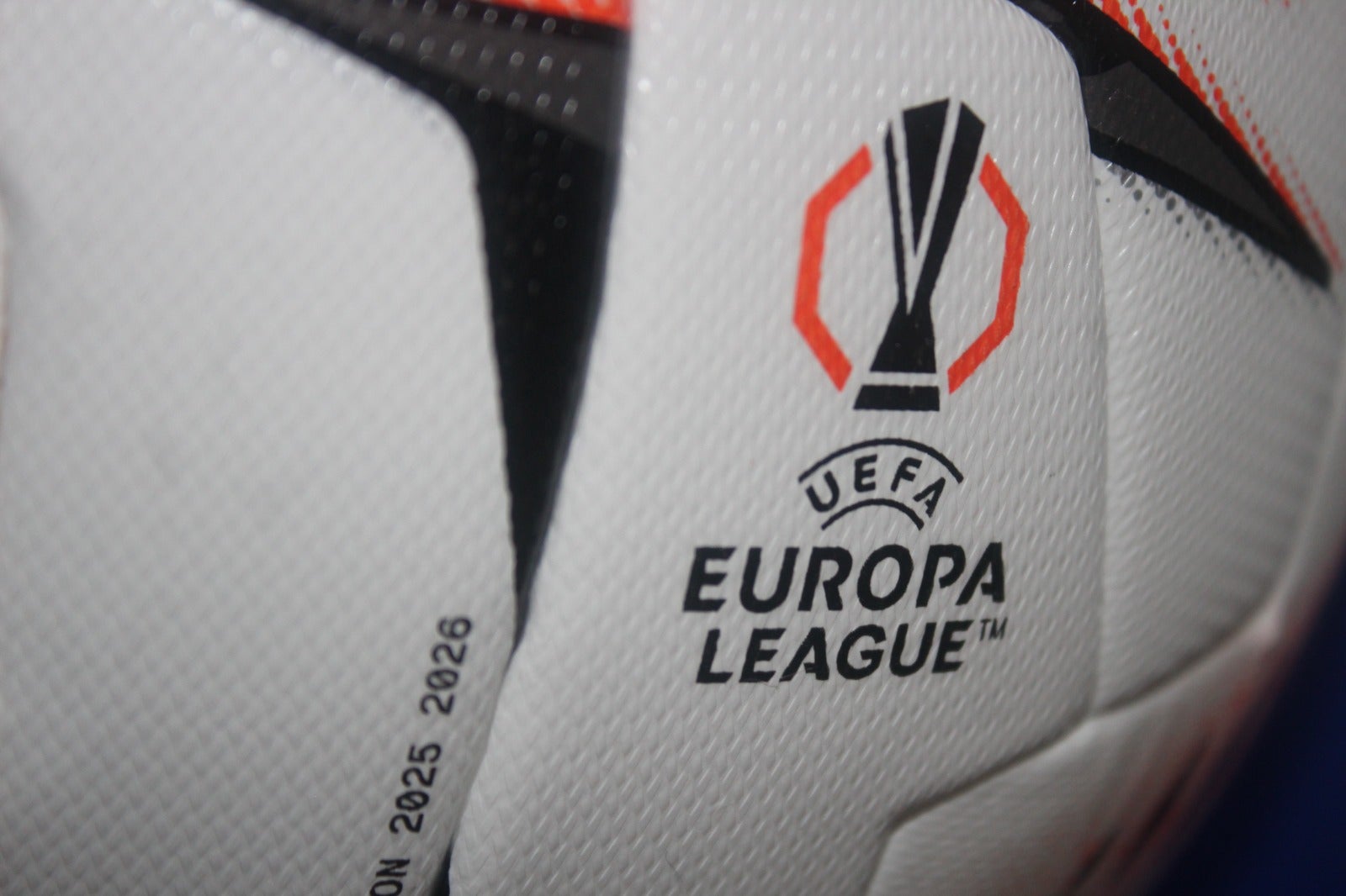 Balón de la Europa League 2025-26
