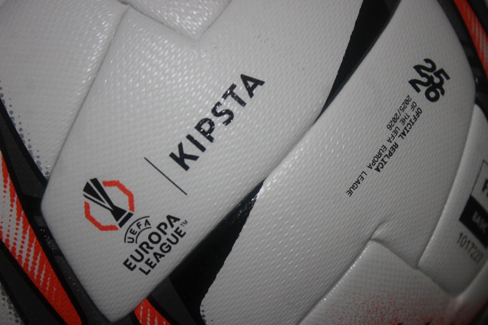 Balón de la Europa League 2025-26