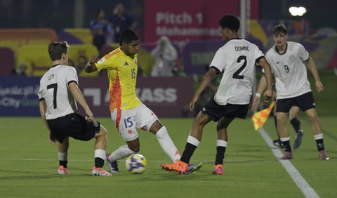 Futbolistas de Alemania y Colombia en el Mundial Sub-17