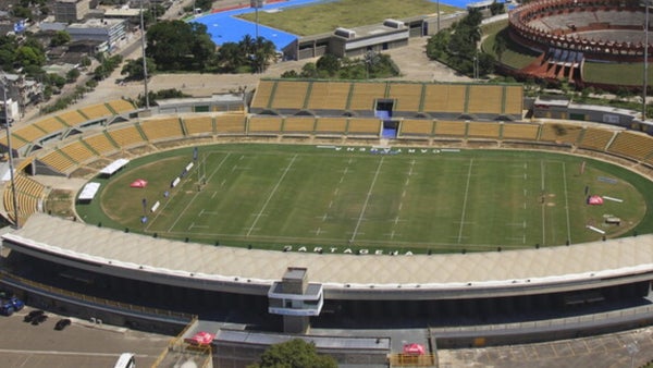 Nuevo caos en el FPC: desmanes en el estadio y renuncia irreversible