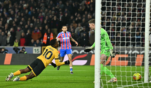 Se complica el futuro de Jhon Arias: Wolves no lo quiere dejar salir