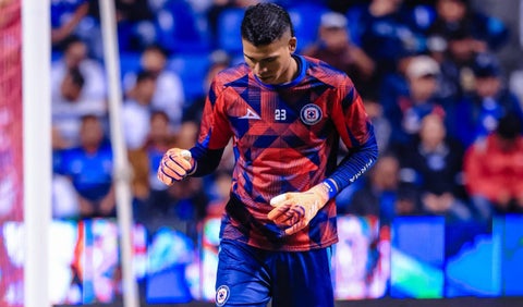 Kevin Mier con Cruz Azul