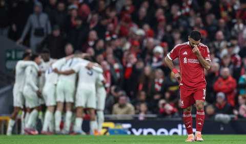 Mientras Lucho disfruta el Liverpool no para de sufrir: derrota 0-3