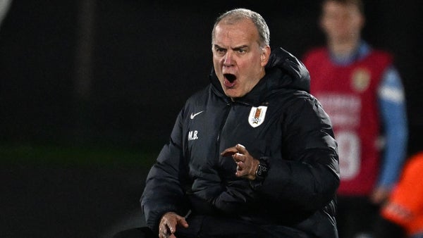 ¿Problemas internos en Uruguay antes del Mundial? Jugador lanzó dardo a Bielsa