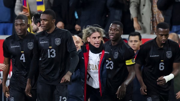 Destapan razón que mantiene a Beccacece en Ecuador para el Mundial