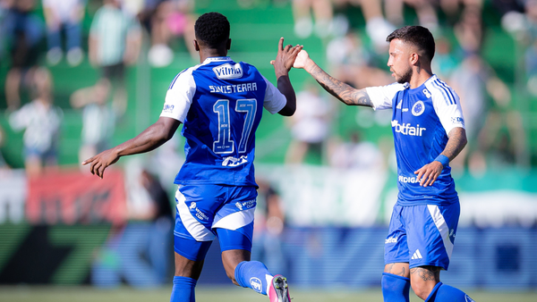 Luis Sinisterra saldría de Cruzeiro y llegaría a la Premier League