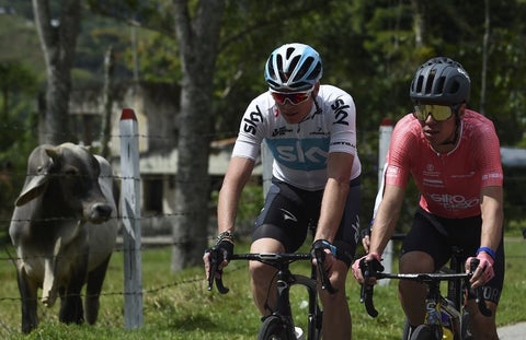 Chris Froome junto a Rigoberto Urán por las carreteras antioqueñas