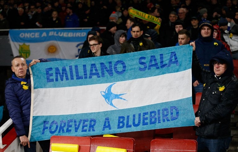 Homenaje a Emiliano Sala en el juego Arsenal vs Cardiff