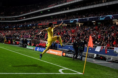 Luis Diaz festeja su gol ante Benfica, en los cuartos de final de la Champions League.