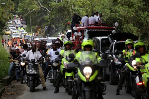 Cuerpo de Freddy Rincón por las calles de Buenaventura