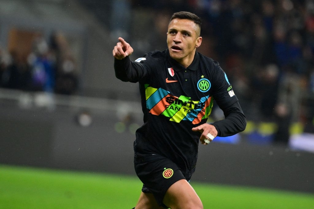 Alexis Sánchez jugando para el Ínter de Milán
