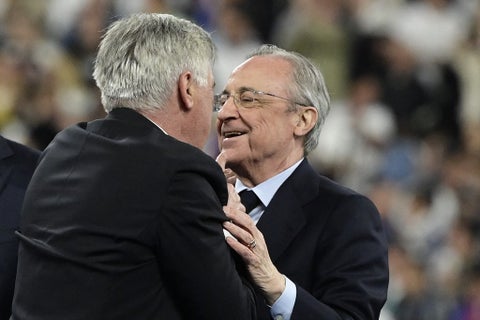 Florentino Perez con Carlo Ancelotti en la final de Champions 2022