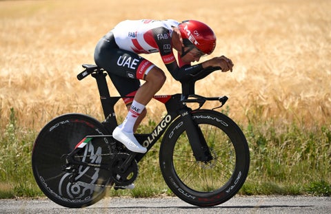 Juan Ayuso, ciclista del UAE hasta 2028