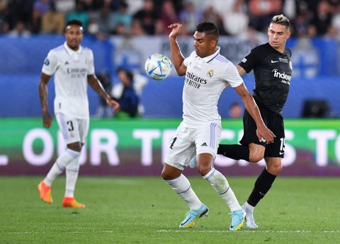 Casemiro y Rafael Santos Borré