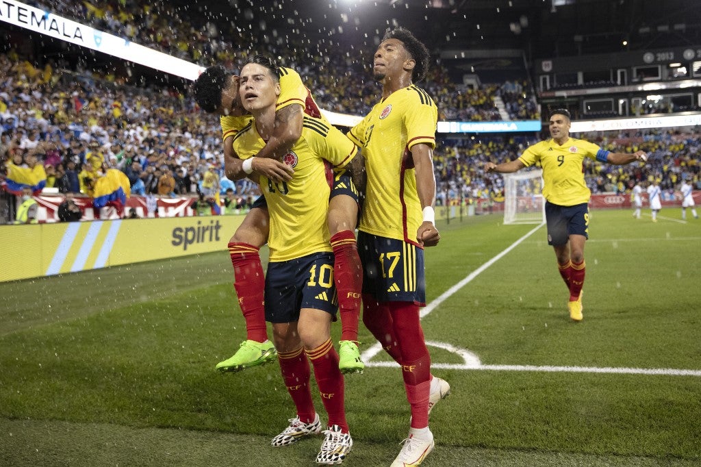 Jugadores de la Selección Colombia celebrando un gol ante Guatemala