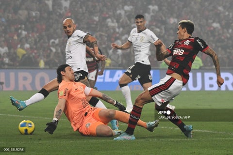 Técnico renunció a Corinthians por enfermedad y firmó con Flamengo