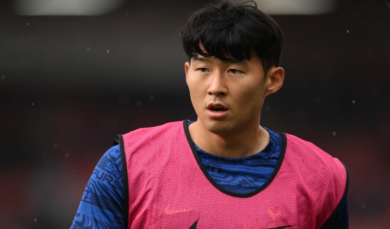 Heung-Min Son en calentamiento ante Bournemouth