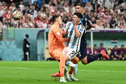 La acción que derivó en el 1-0 desató la discusión sobre si fue o no falta en el área.