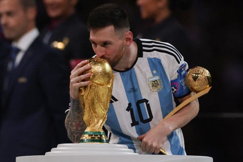 Messi celebrando su primer mundial de Qatar 2022