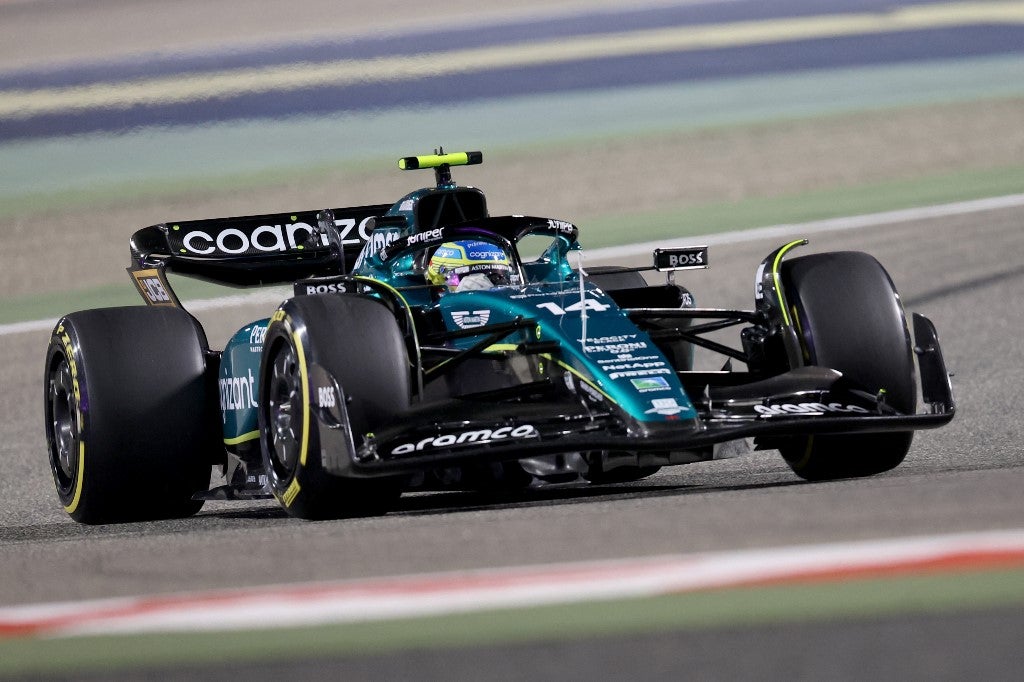 Fernando Alonso debutando con Aston Martin