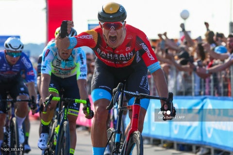 Jonathan Milan ganó la etapa 2 del Giro de Italia