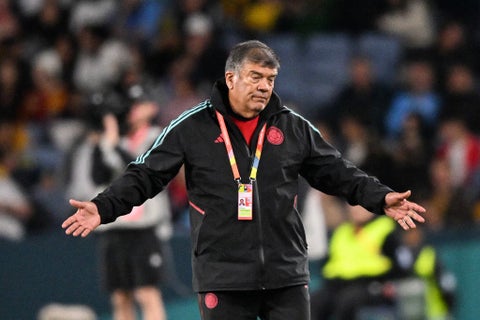 Nelson Abadía cuando era técnico de la selección Colombia femenina