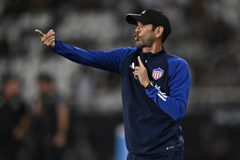 Arturo Reyes, técnico de Junior, en la Copa Libertadores 2024